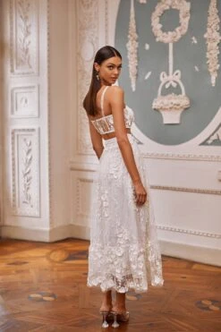 Aella - White -Alamour The Label Shop 15 16897a45 fae7 4bf4 b61f 47c36bb0e1df