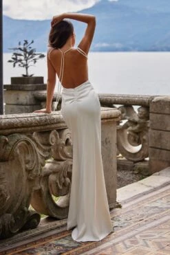 Elizabeth - White 24 Elizabeth - White -Alamour The Label Shop 15 34c5e0e1 51cf 4d36 98d2 85c9fff11a36