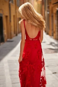 Magda - Red -Alamour The Label Shop 28 8ca77ca1 76fc 46ab 97ed 0f162e53f5de