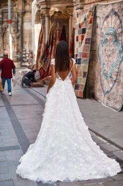 Derya Gown 12 Derya Gown -Alamour The Label Shop 86 f60d85b2 6be5 413b a171 f2e3db1ae397