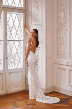 Larisa - White -Alamour The Label Shop 8 ee705FGHece c702 4056 8d3c 664b94257b23 1600x ce172a11 e03e 44d1 8aa3 4b86fe8d62a2