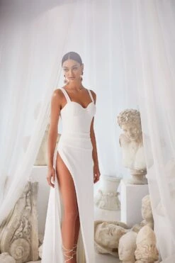 Laria - White -Alamour The Label Shop 8 ee705ece cW702 4056 8d3c 664b94257b23 1600x 1eac51d3 80c6 49d2 a533 42c4beb174d3